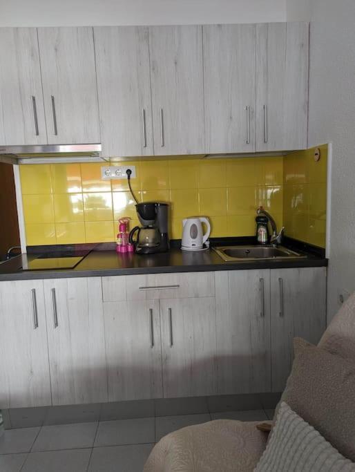 Beachfront Studio Apartment Puerto Rico Пуэрто Рико Экстерьер фото